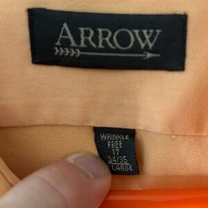 Arrow
17
34/35
Orange dress shirt